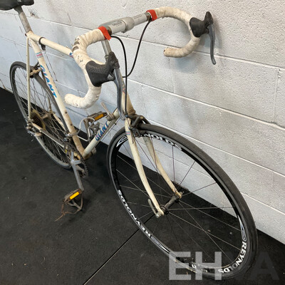 Vintage Giant Kronos Road Bike