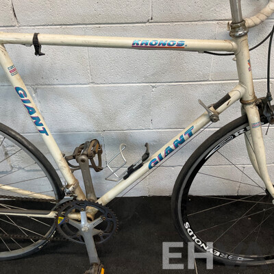Vintage Giant Kronos Road Bike