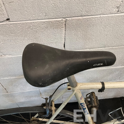 Vintage Giant Kronos Road Bike