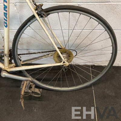 Vintage Giant Kronos Road Bike