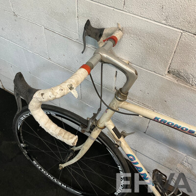 Vintage Giant Kronos Road Bike