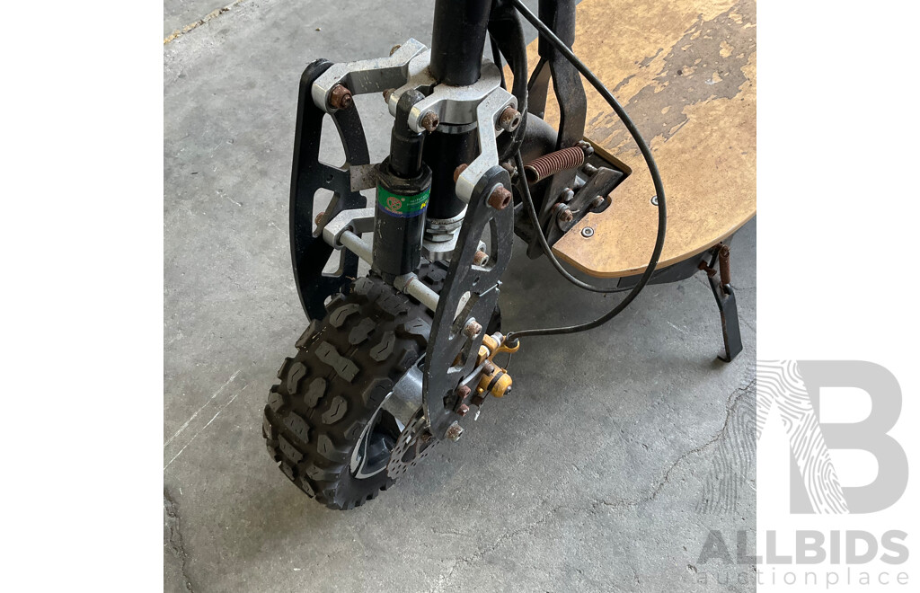 Spare & Repair - NCM 28 '' Frame with Front Wheel &  Cheng Shine Tire Size 26'' & E-scooter