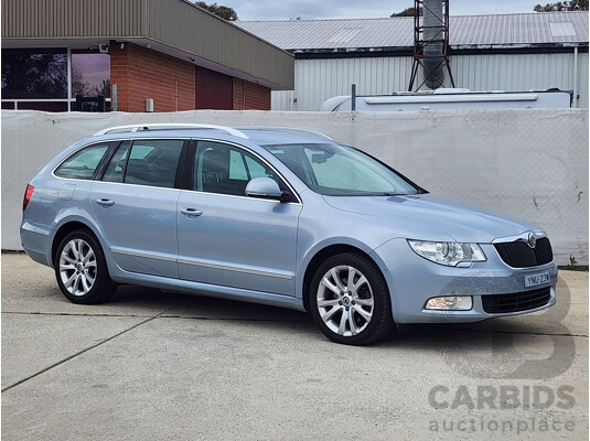 2/2014 Skoda Superb 118 TSI Elegance 3T MY13 4d Wagon Silver 1.8L