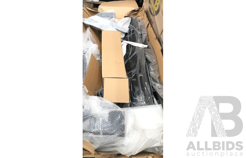 ARB Summit Rear Step Towbar 3670010 to Suit Volkswagen Amarok (2011-2012) - ORP $2331.00