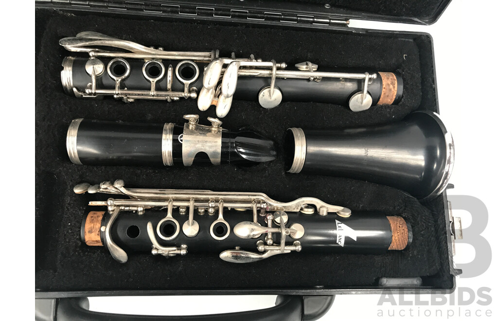 LeBlanc Noblet Intermediate Wooden Clarinet with Case
