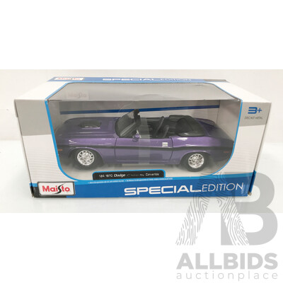 Maisto 1969 Dodge Challenger R/T Convertible - 1/25 Scale