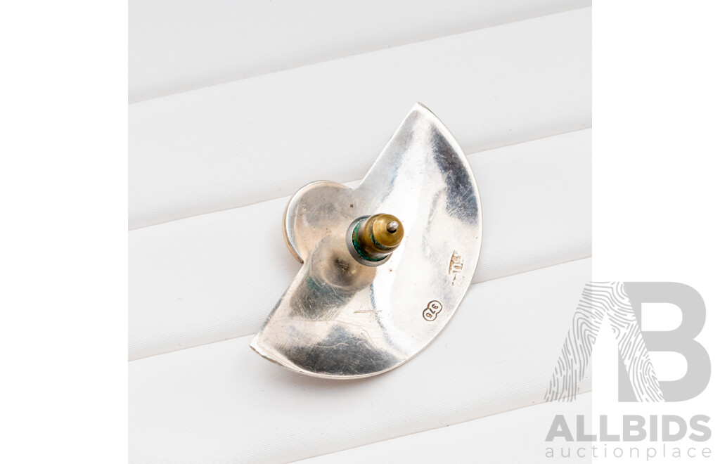 9ct White and Yellow Gold Native Half Moon Style Earring/Pin - 3.07gms