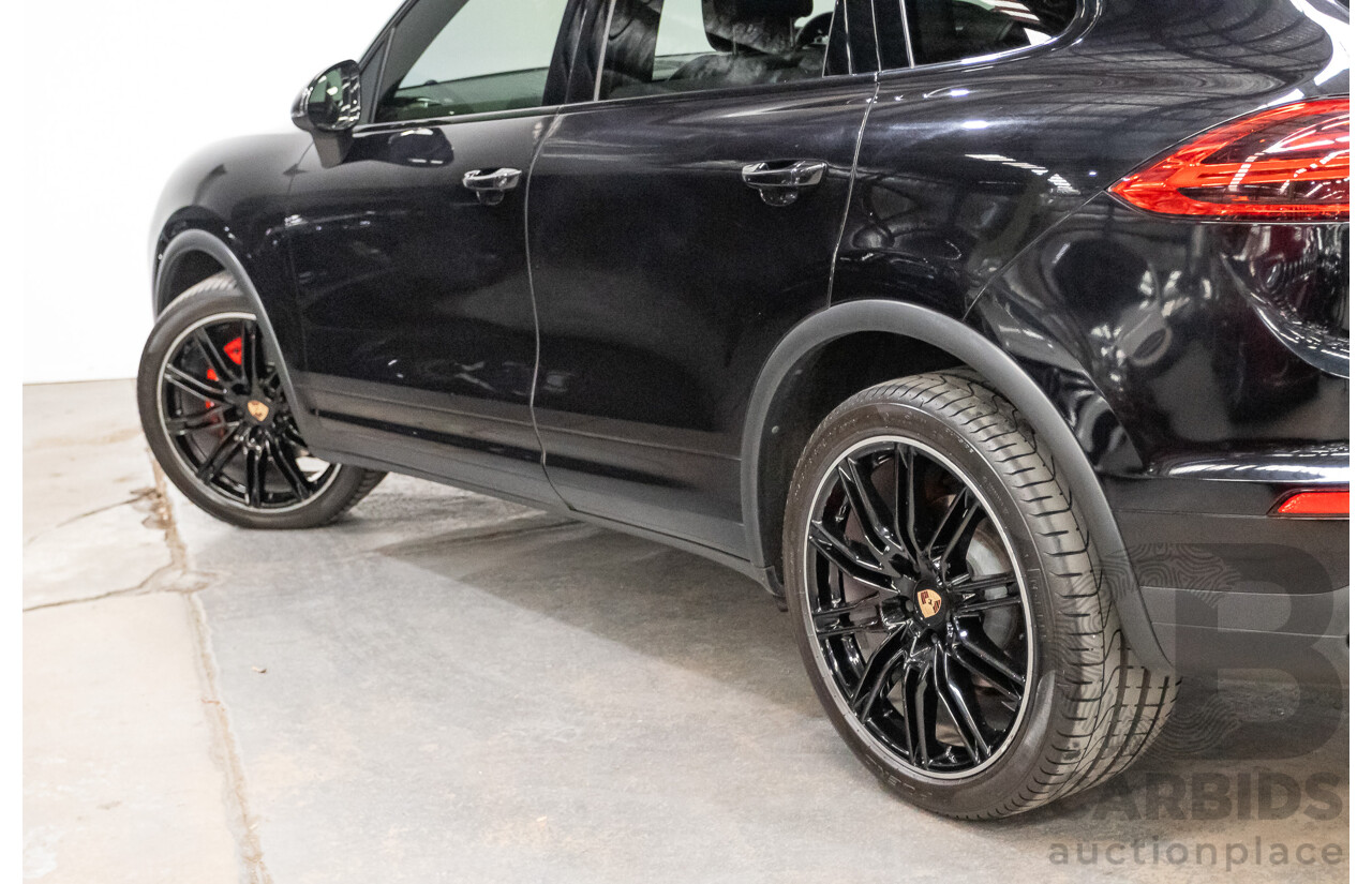 11/2014 Porsche Cayenne S (AWD) Series 2 92A MY15 4d Wagon Deep Black Metallic Turbo V6 3.6L