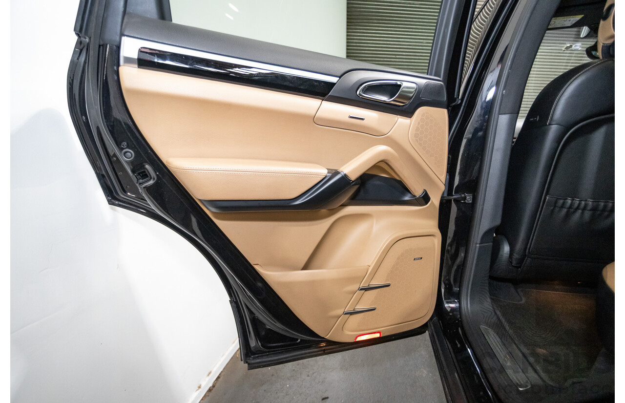 11/2014 Porsche Cayenne S (AWD) Series 2 92A MY15 4d Wagon Deep Black Metallic Turbo V6 3.6L