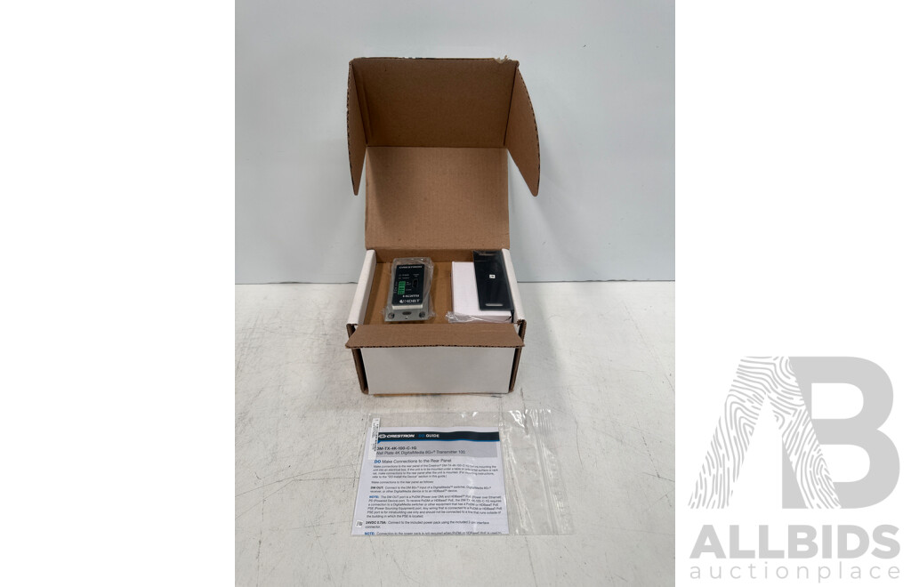 Crestron - DM-TX-4K-100-C-1G Wall Plate 4k DigitalMedia 8G+ Transmitter 100