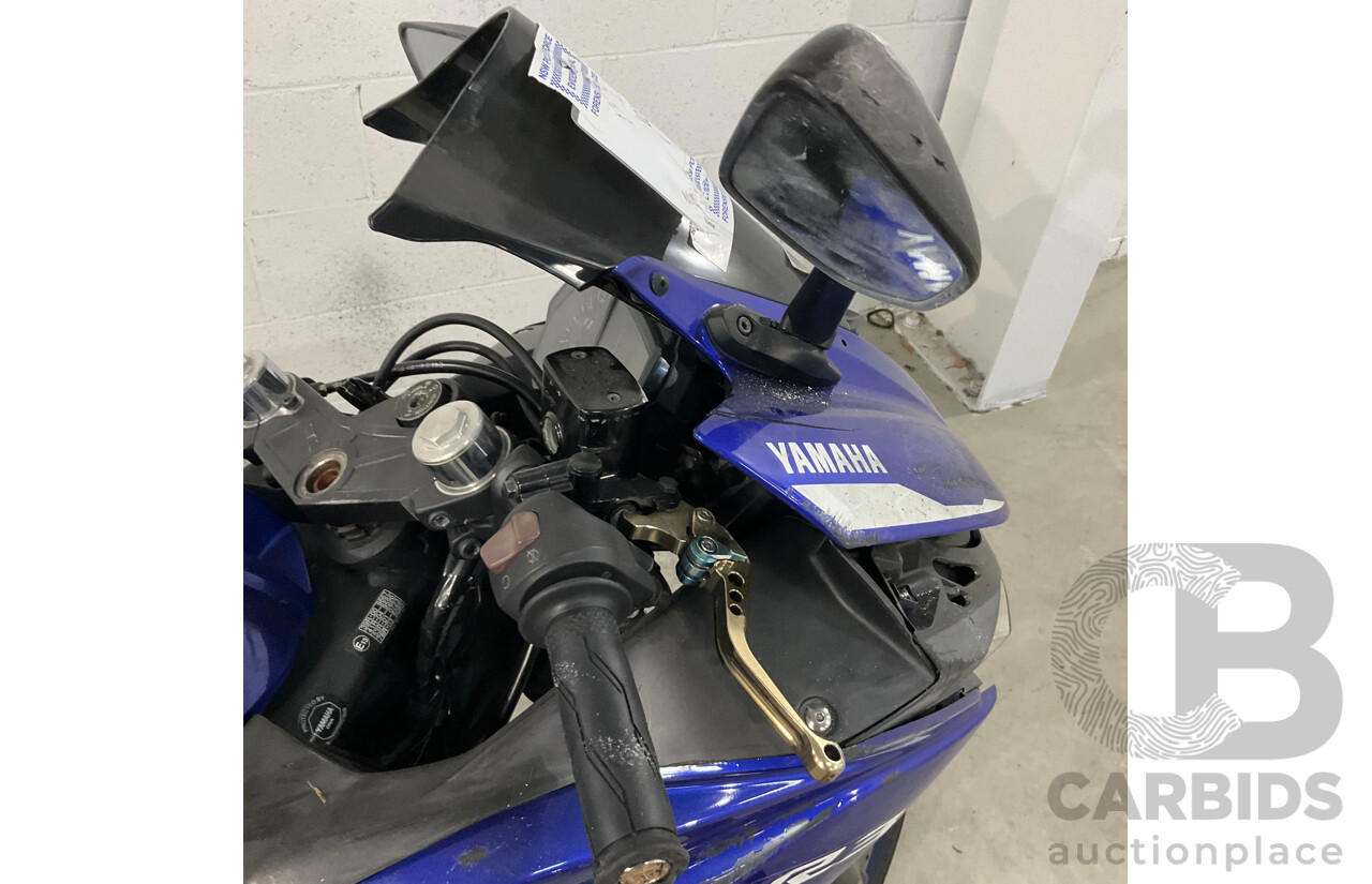 2016 YAMAHA YZF-R3 MOTOR CYCLE - BLUE