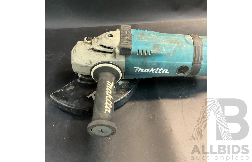 Makita GA9040S 230 mm Angle Grinder