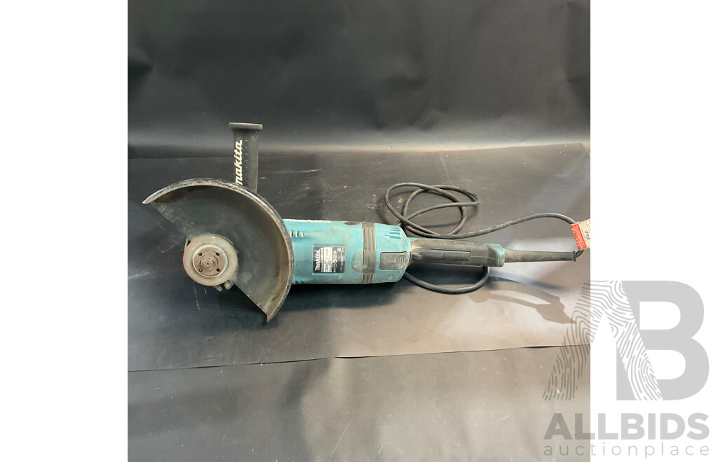 Makita GA9040S 230 mm Angle Grinder