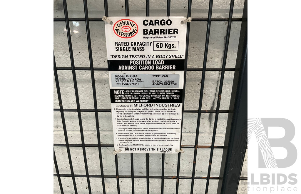 Toyota Cargo Barrier for Hiace 6.0 and Two Trunk Cargo Net Mesh