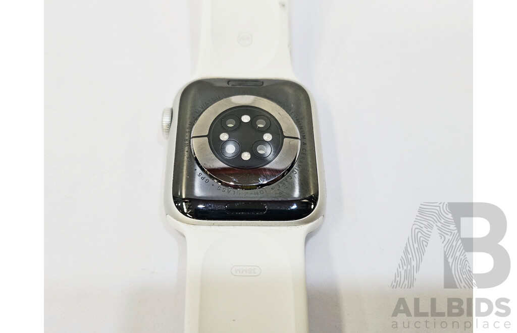 Apple Watch Series 6 (Silver)