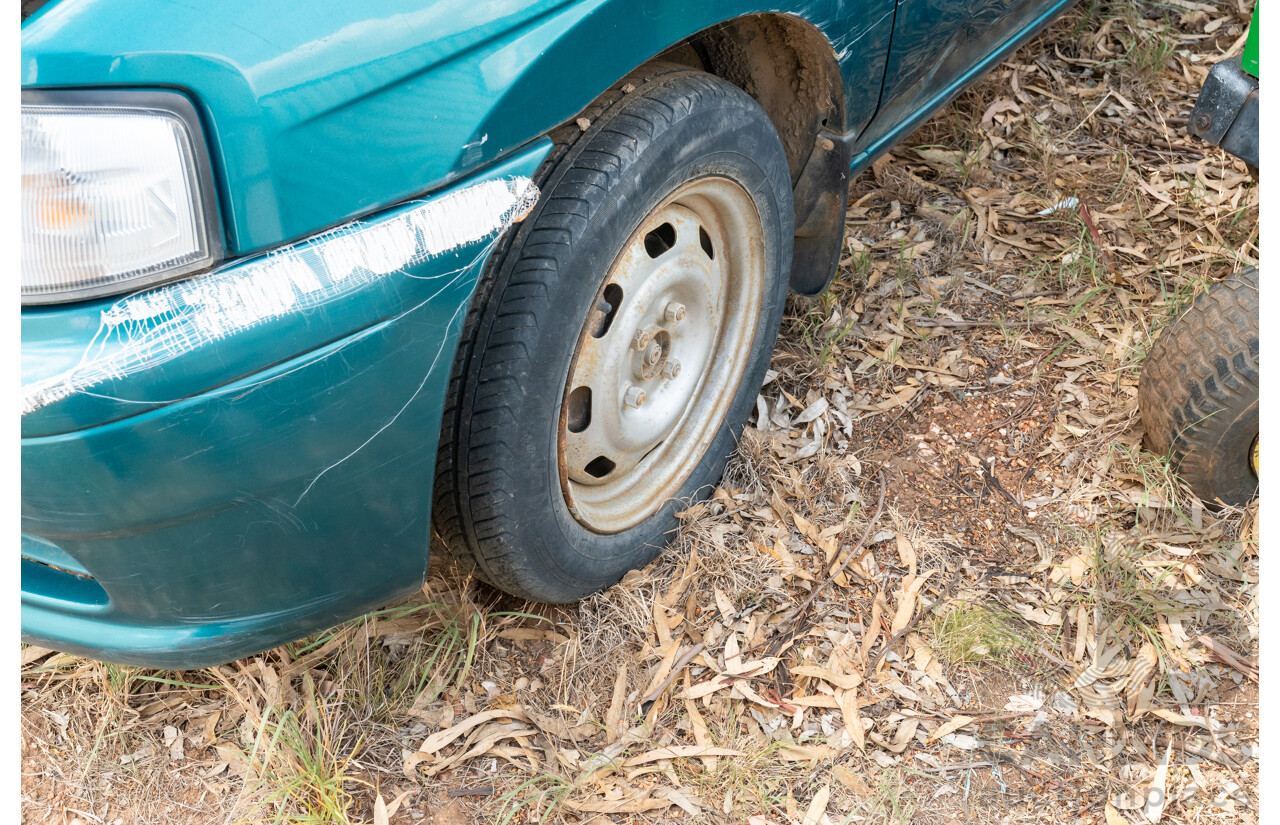 3/2000 Mazda 121 Metro 5d Hatchback 1.5L