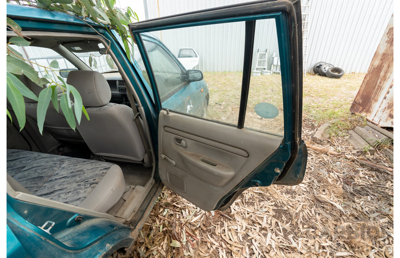 3/2000 Mazda 121 Metro 5d Hatchback 1.5L