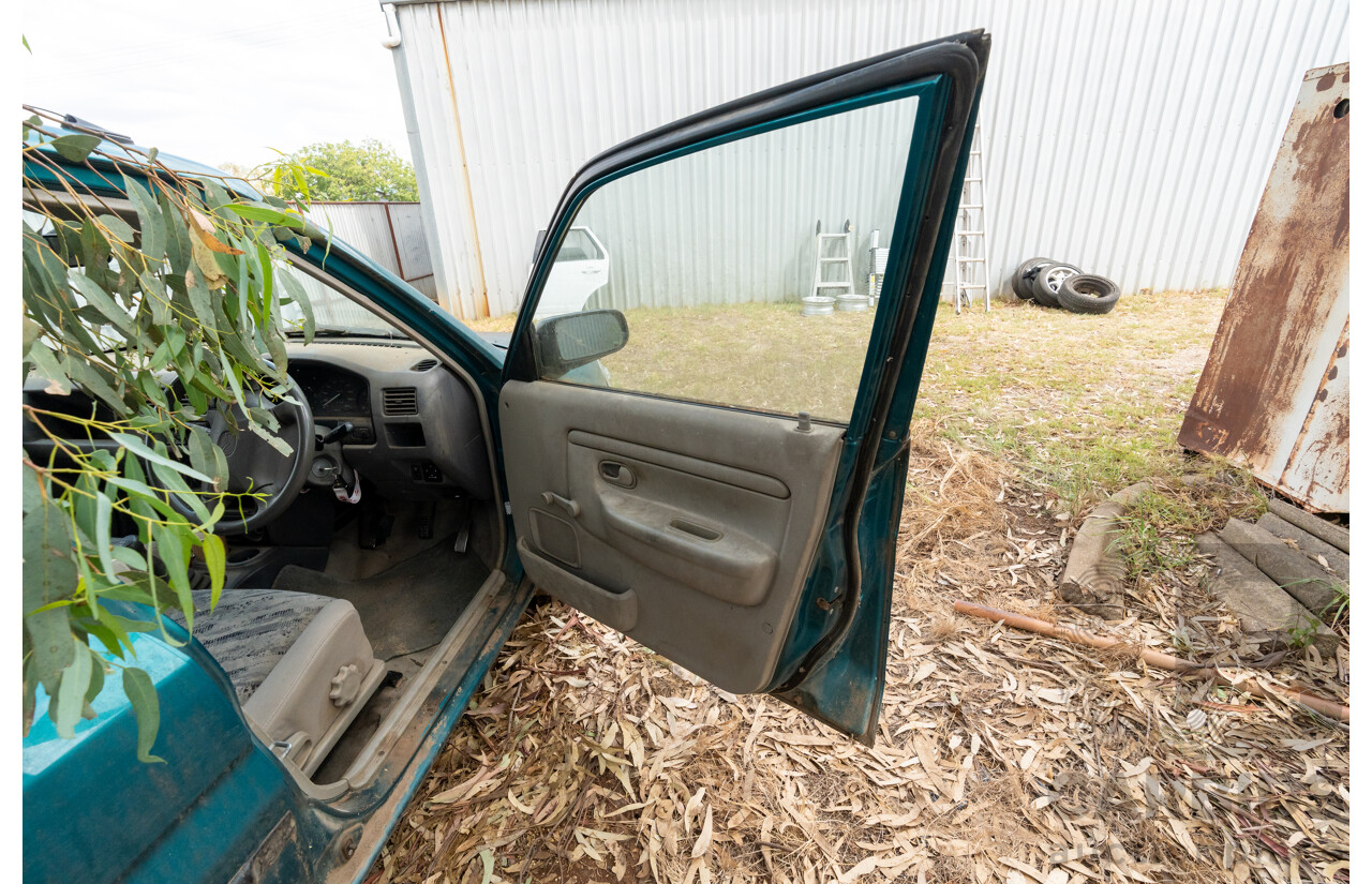 3/2000 Mazda 121 Metro 5d Hatchback 1.5L