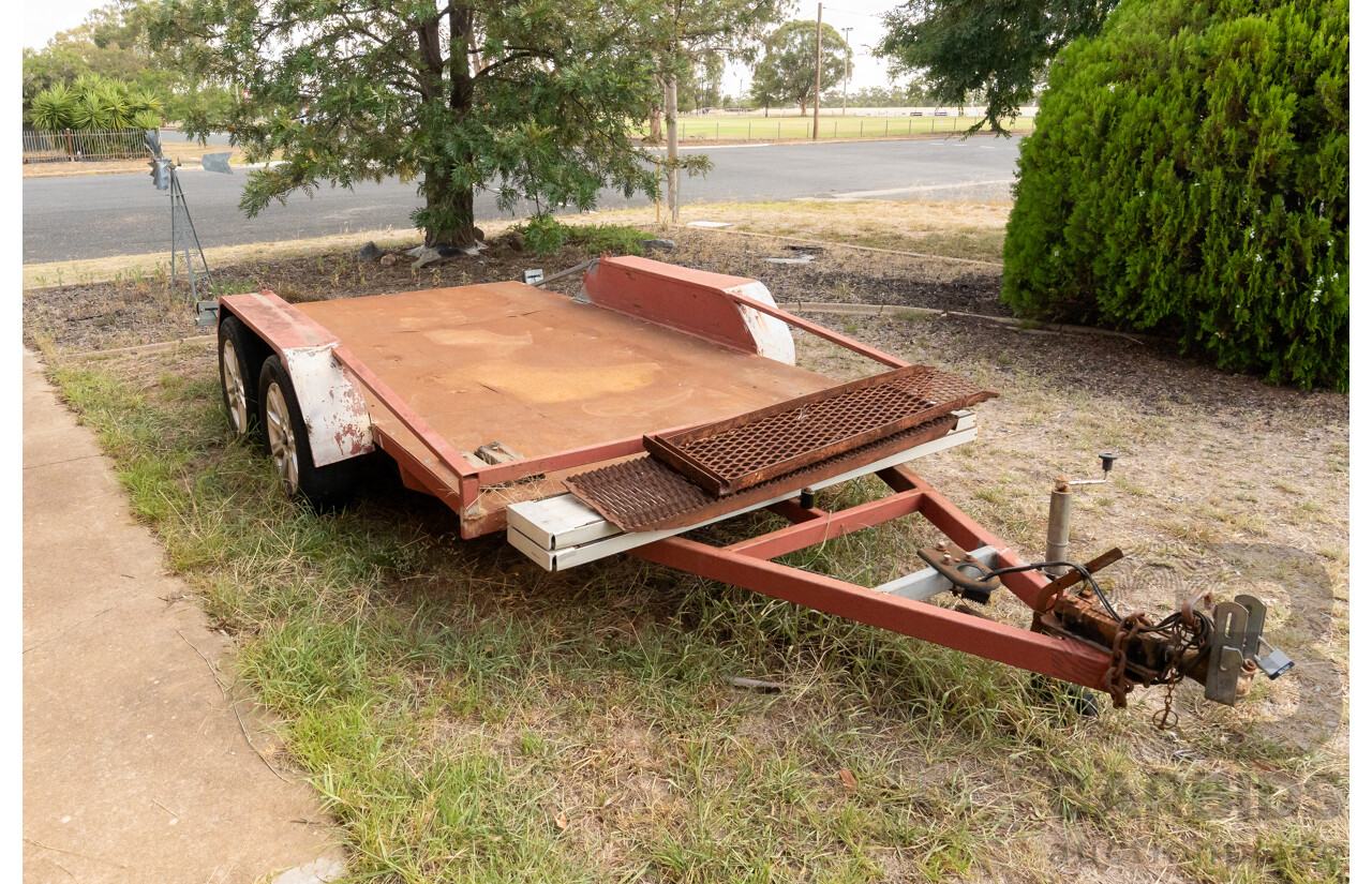 11/1996 Tuza Floats Car Trailer