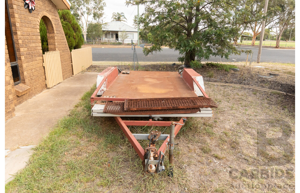 11/1996 Tuza Floats Car Trailer