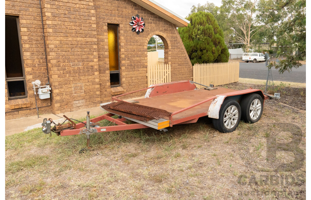 11/1996 Tuza Floats Car Trailer