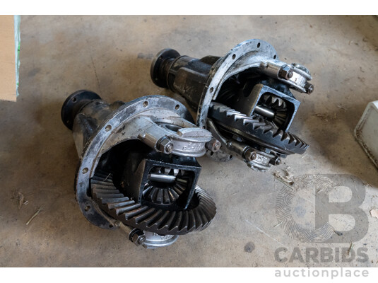 Pair of MG MGB Mowog Pumpkin Case Differential Housings