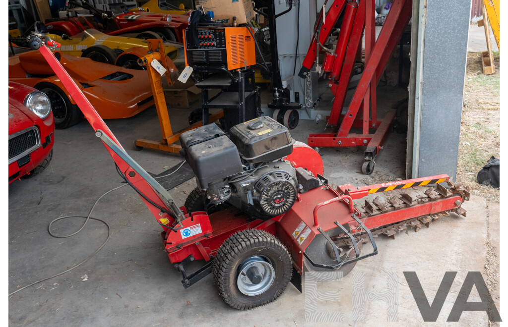 Four Stroke 15 Hp Hand Controlled Trencher
