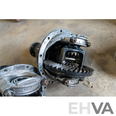 Pair of MG MGB Mowog Pumpkin Case Differential Housings