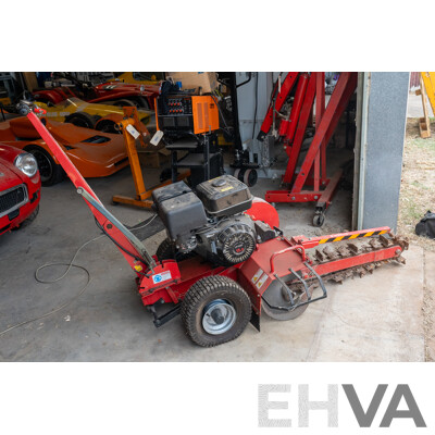 Four Stroke 15 Hp Hand Controlled Trencher