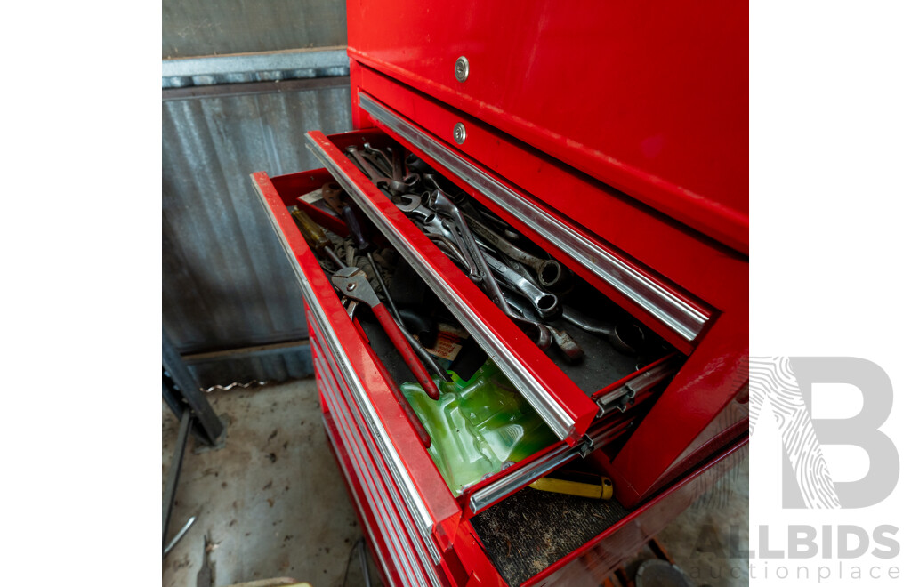 Workshop Tool Box Including Contents