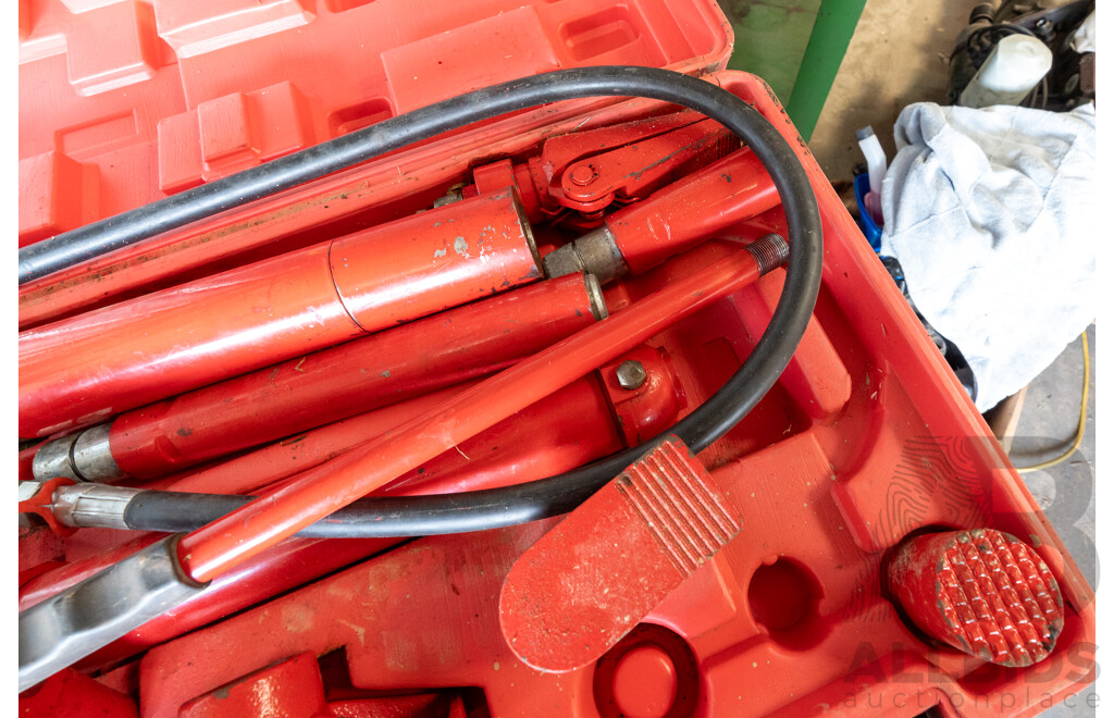 Cased Portable Hydraulic Body Repair Kit