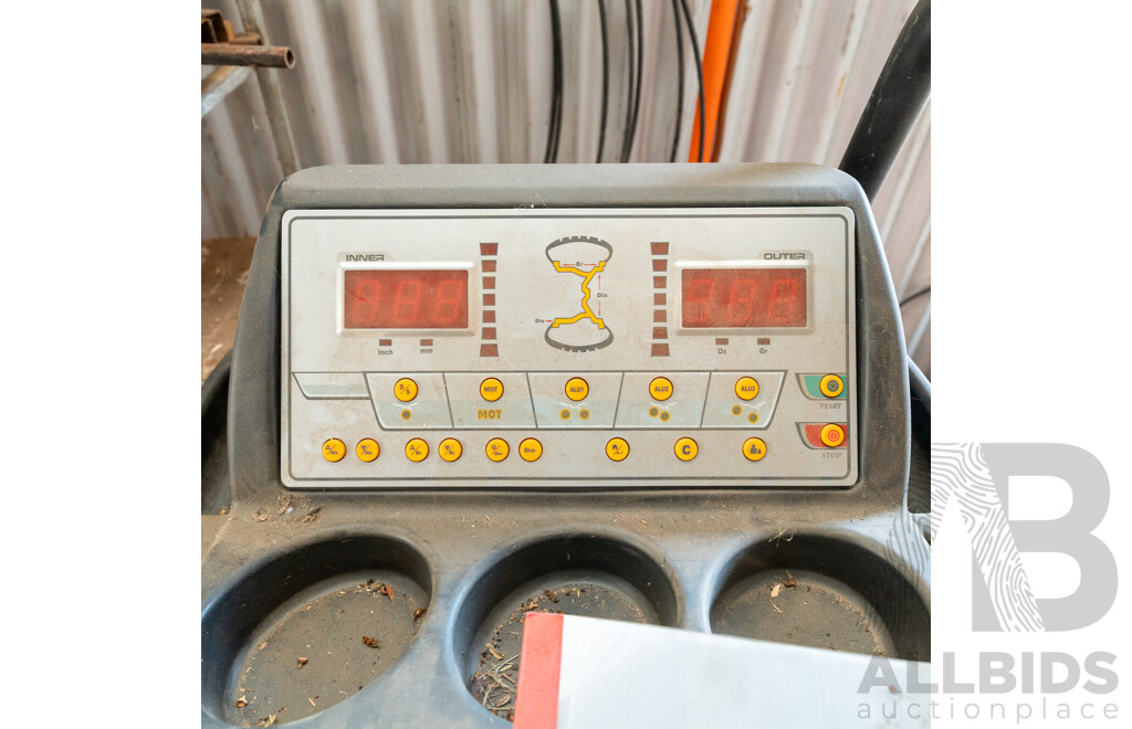 Wild Boar Equipment 240 Volt Wheel Balancer