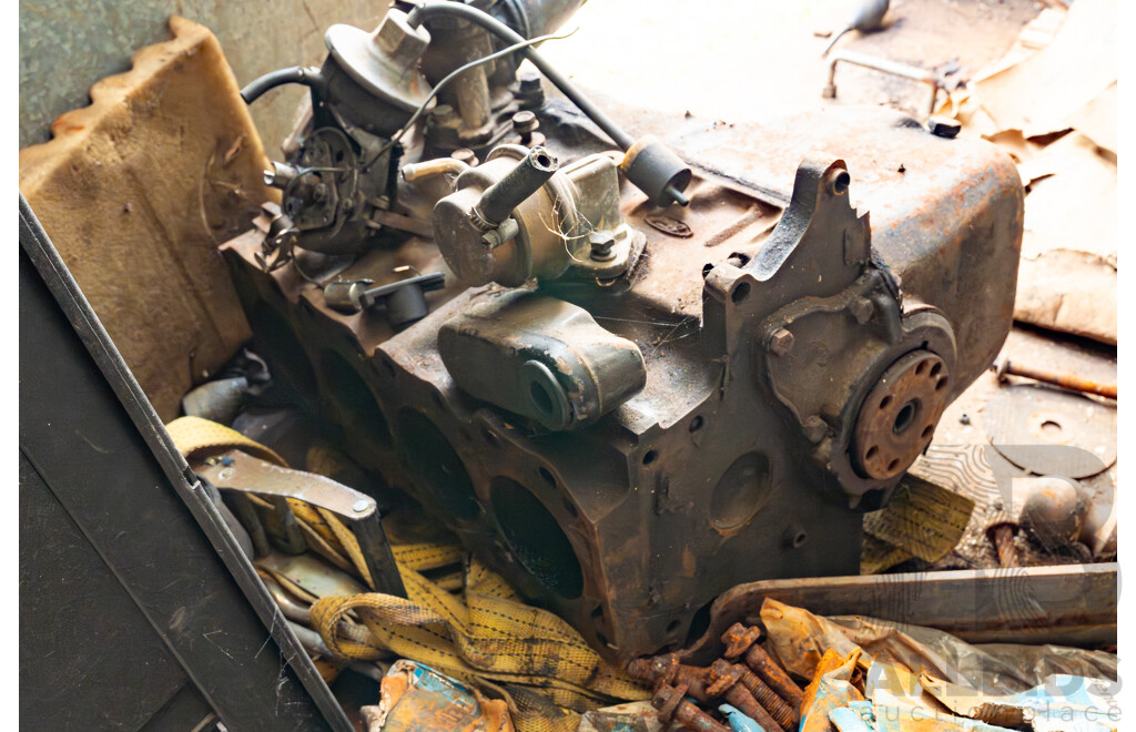 Pair of Ford Engines