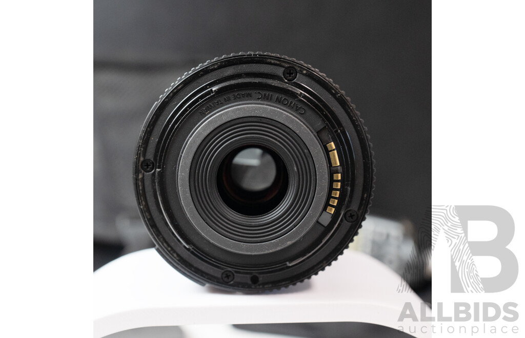 Canon EOS 400D Digital SLR Camera Kit with Canon Lenses, Speedlite Flash and Carry Bag