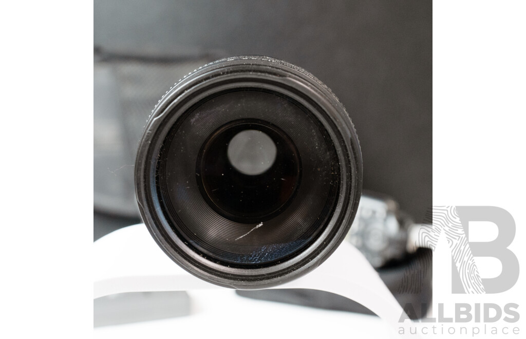 Canon EOS 400D Digital SLR Camera Kit with Canon Lenses, Speedlite Flash and Carry Bag