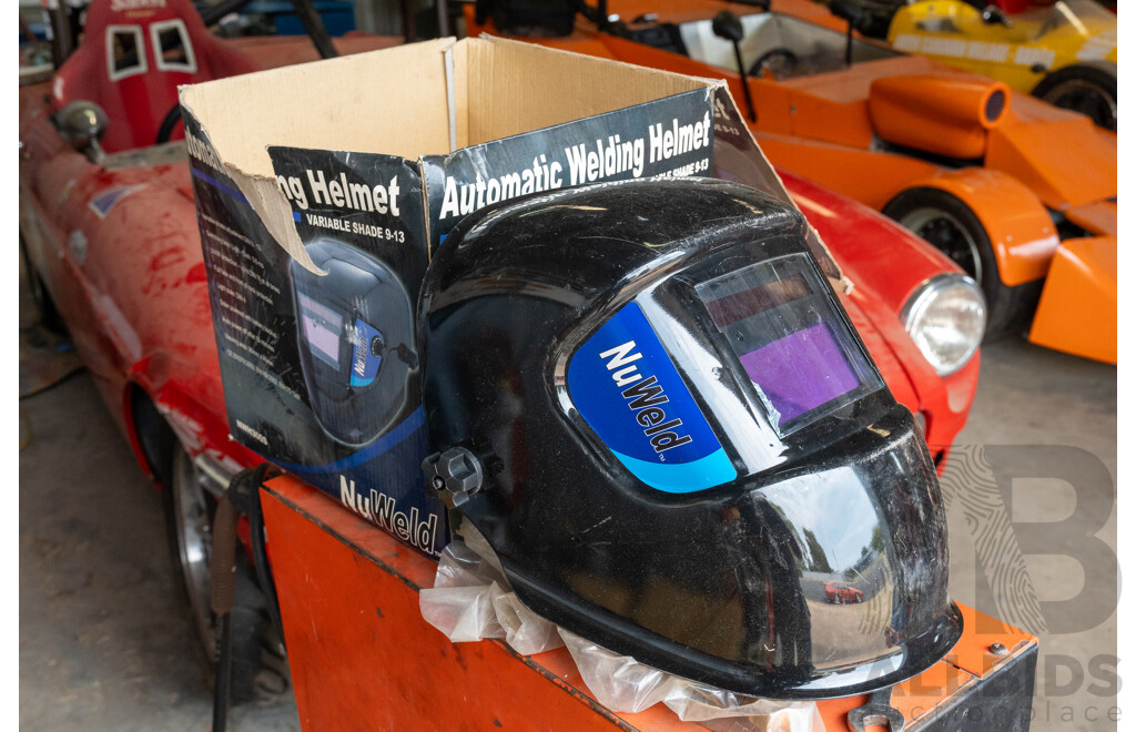 Nu World NW-S33S Automatic Welding Helmet in Box