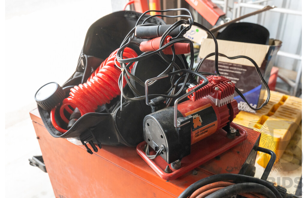 Maxi Tarc 12 Volt 40 LPM 150 PSI Portable Air Compressor