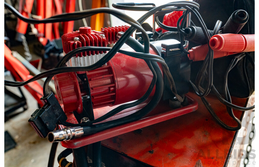 Maxi Tarc 12 Volt 40 LPM 150 PSI Portable Air Compressor