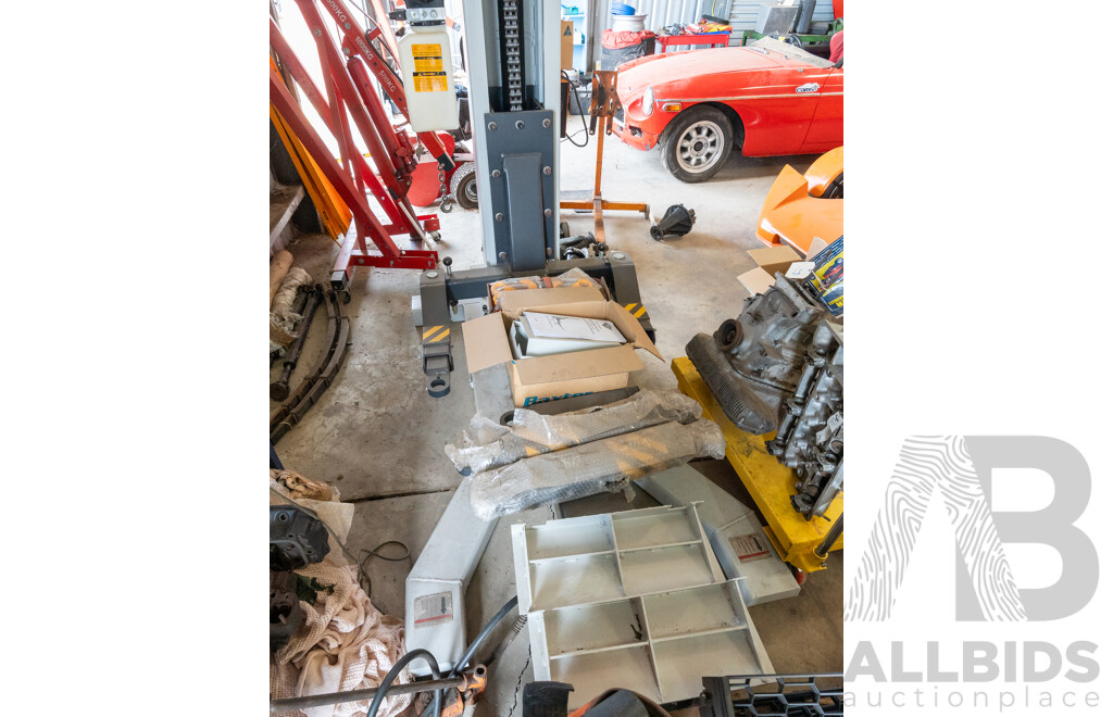 2022 Hero Hoists Pty Ltd 2500 Kg Lift King Portable Motor Vehicle Hoist