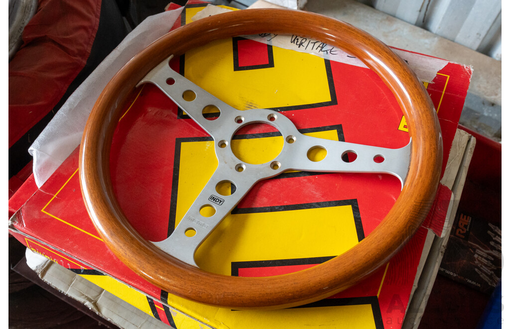 Boxed Momo Indy Heritage Elm Steering Wheel
