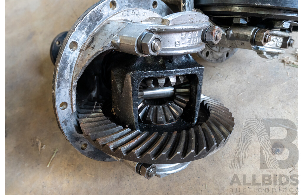 Pair of MG MGB Mowog Pumpkin Case Differential Housings