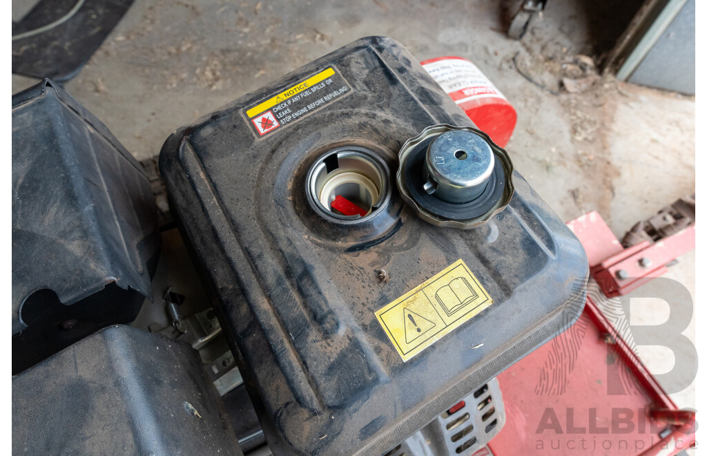 Four Stroke 15 Hp Hand Controlled Trencher