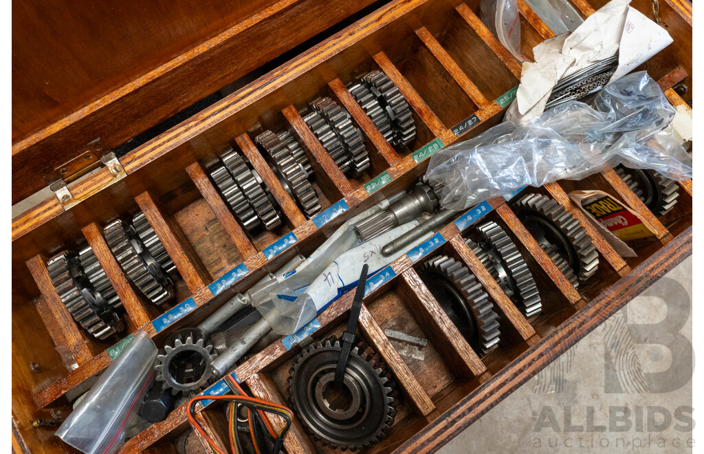 Fitted Case of Gear Box Gears