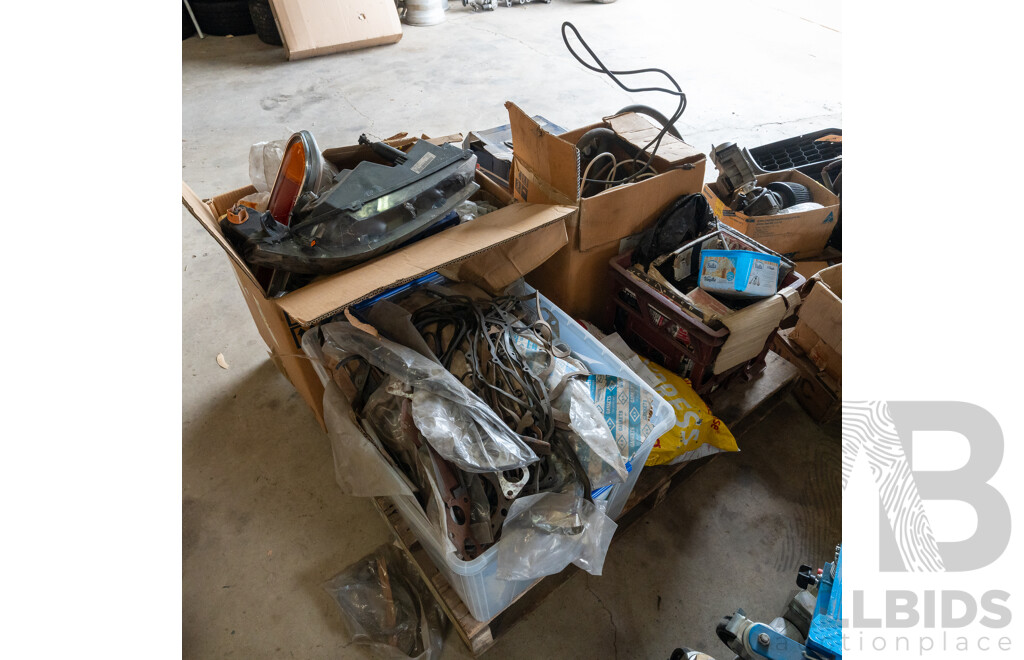 Pallet Lot of Assorted Auto Parts