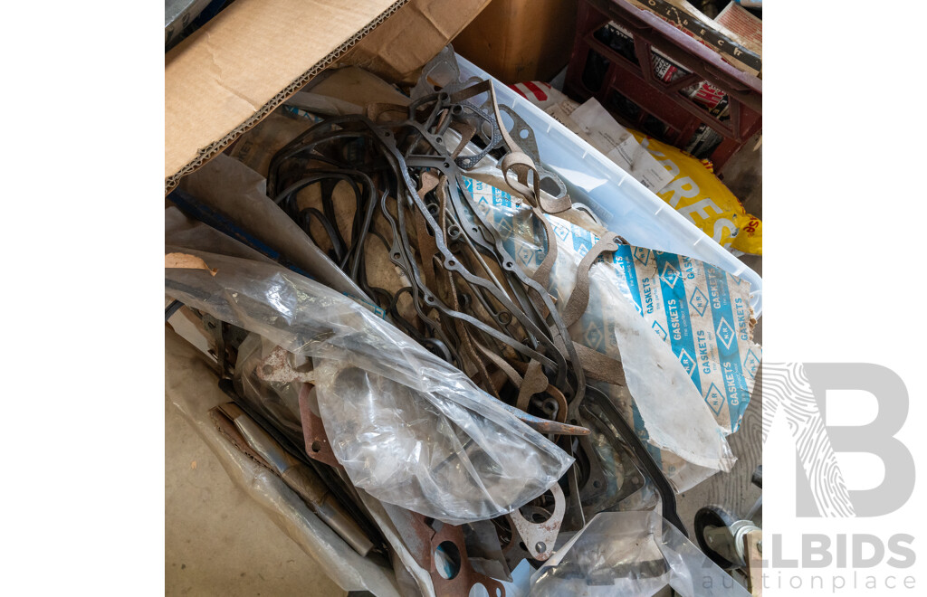 Pallet Lot of Assorted Auto Parts