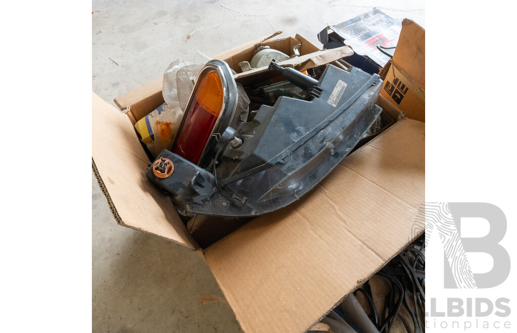 Pallet Lot of Assorted Auto Parts