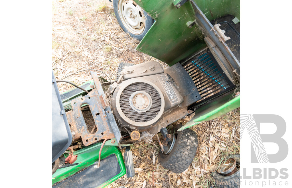 John Deere 165 Hydro Ride on Mower