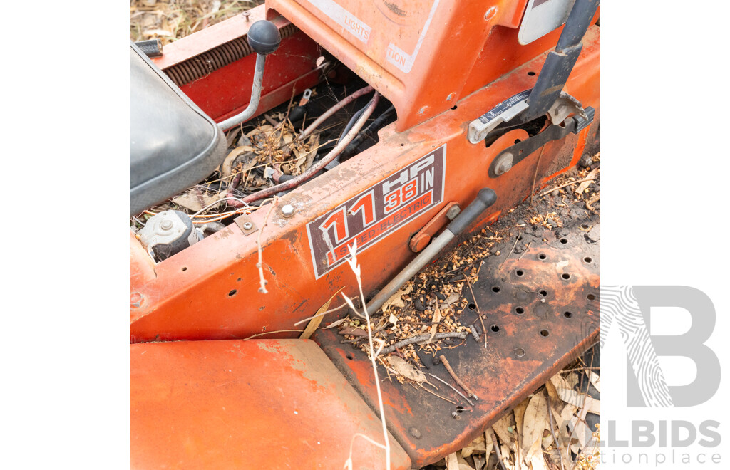 Vintage VICTA 11hp 38 Inch 5 Speed Ride on Mower
