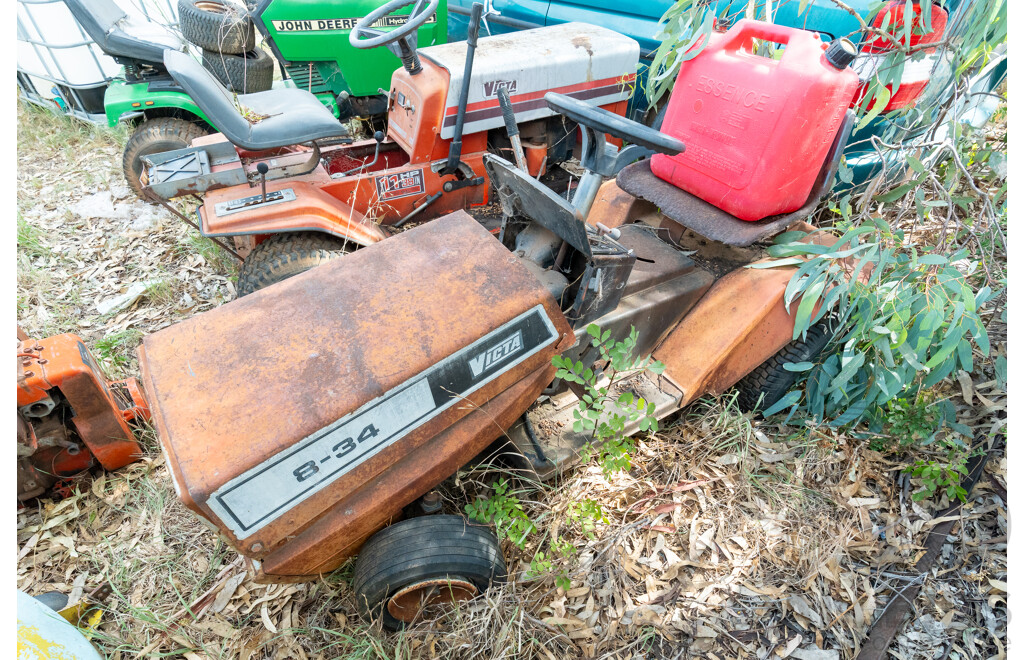 Vintage VICTA 8-34 Ride on Lawn Mower