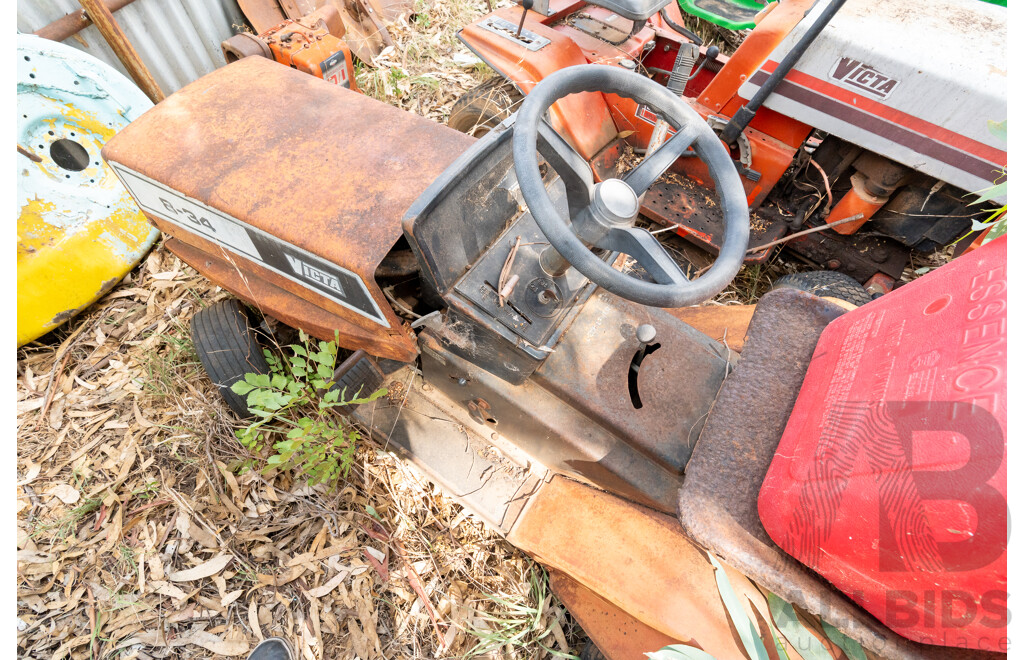 Vintage VICTA 8-34 Ride on Lawn Mower